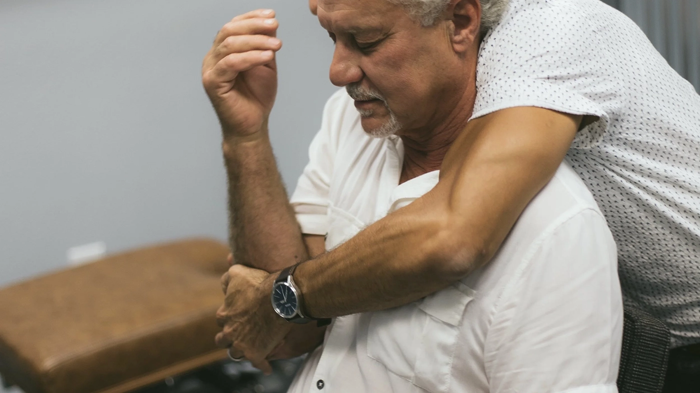 Swimmer’s Shoulder: How Sarasota’s Gonstead Chiropractic Experts Help You Move Pain-Free